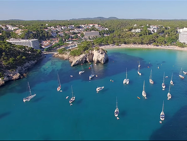 Gran local comercial en venta en Cala Galdana – Menorca, solo 215.000 Euros !!!