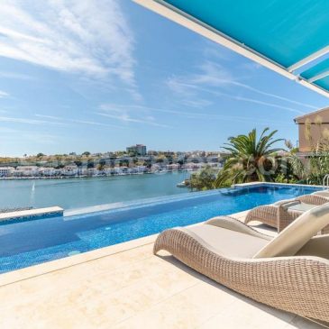 ¡¡¡Chalet de lujo en el puerto de Mahón Menorca!!!