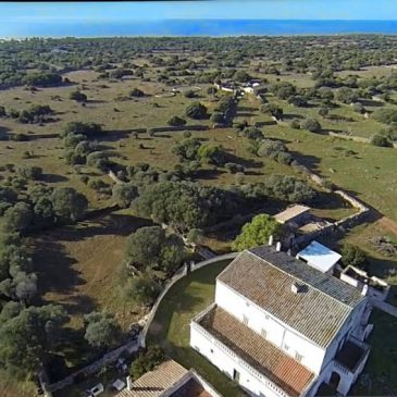 Finca en venta que alcanza la costa de Menorca