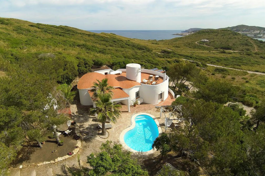 Menorca: Finca junto a la playa por solo 450.000€!