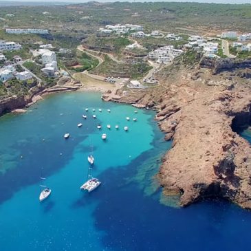 Apartamento dúplex primera línea en Cala Morell, Menorca