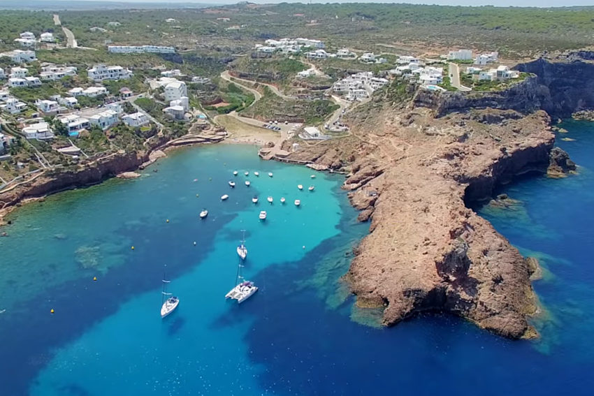 Lujo en cala de aguas cristalinas