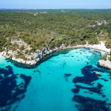 Gran finca rústica en venta con playa emblemática