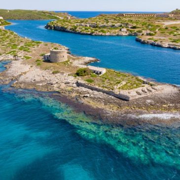 Cómo Elegir la Mejor Ubicación para Comprar Casa en Menorca: Campo, Costa o Ciudad