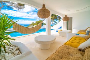 Villa de diseño frente al mar con Licencia Turística