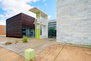 Galeria en venta diseñada por Bernard Vichet