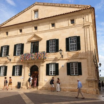 Vivir en un pueblo de Menorca: el lujo de tenerlo todo cerca