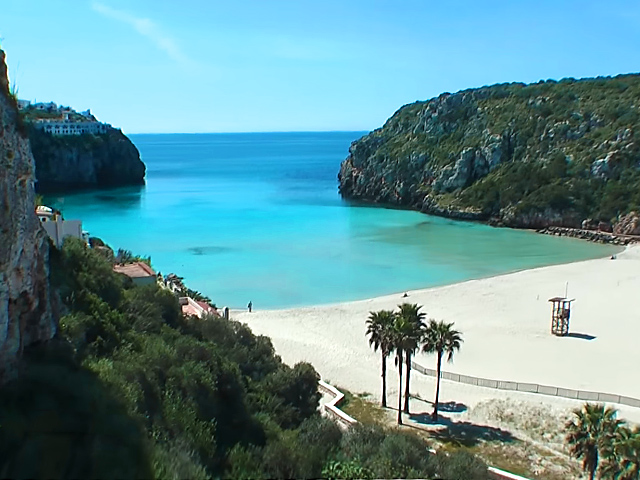 Apartment for sale in Menorca with spectacular views of the beach!!!