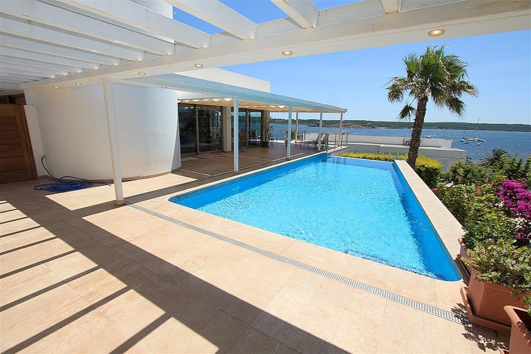 Stylish contemporary villa for sale in Fornells – Menorca!!!