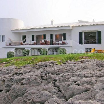 Villas with sea views in Cap d’en Font
