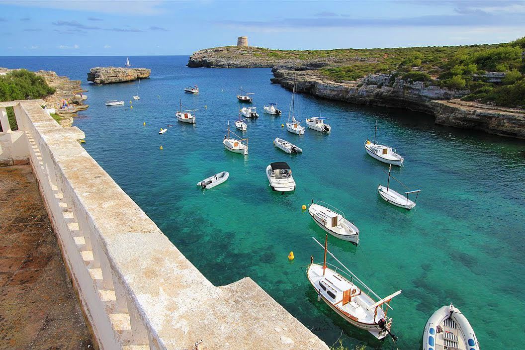 House for sale at the waterfront in Alcaufar-Menorca