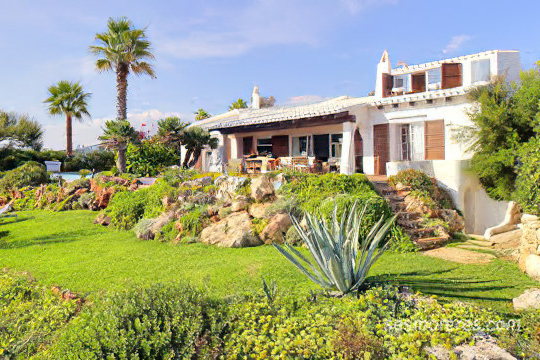 Paradise in Menorca next to the sea