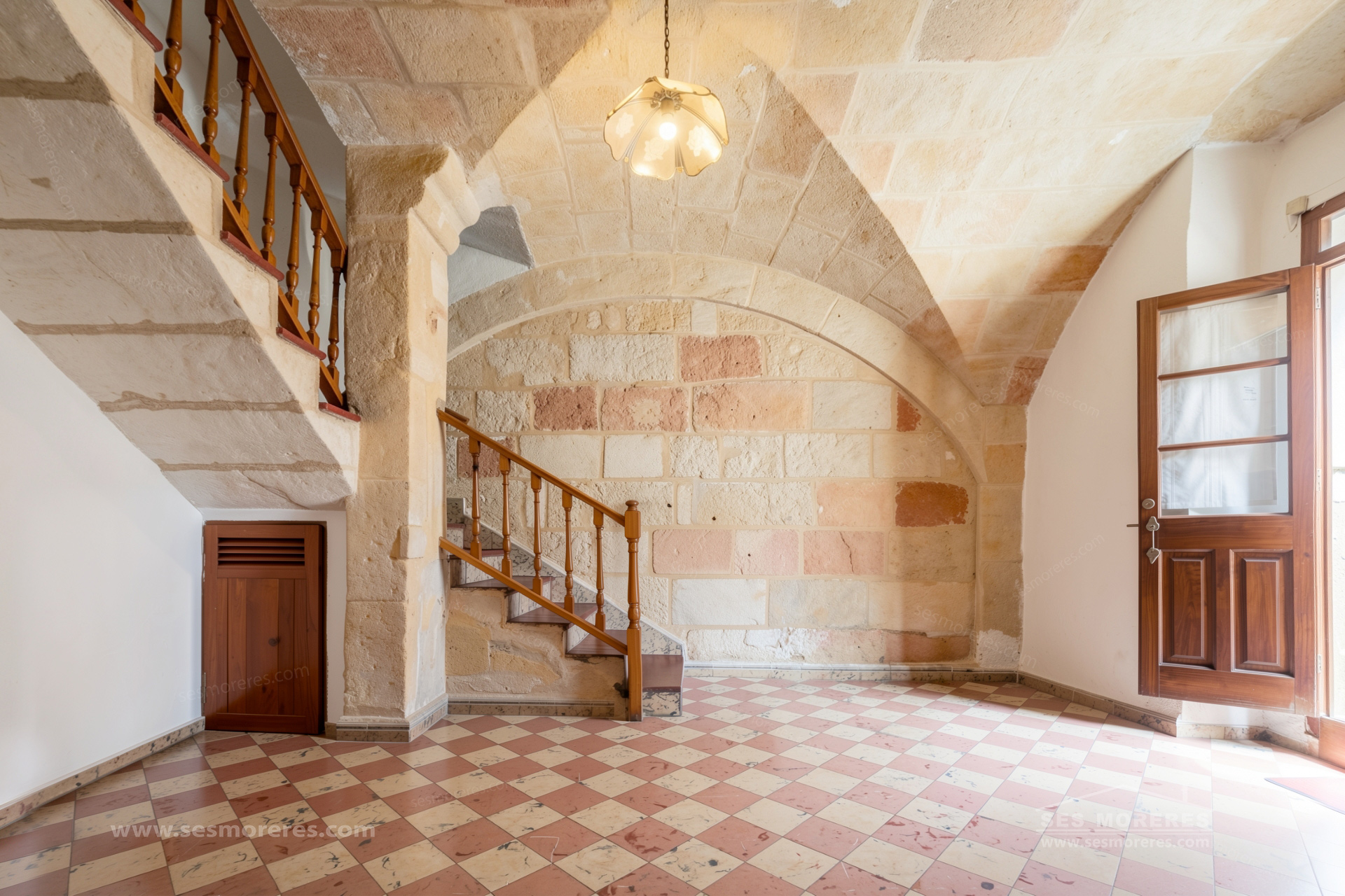 House with courtyard in Ciutadella’s old town