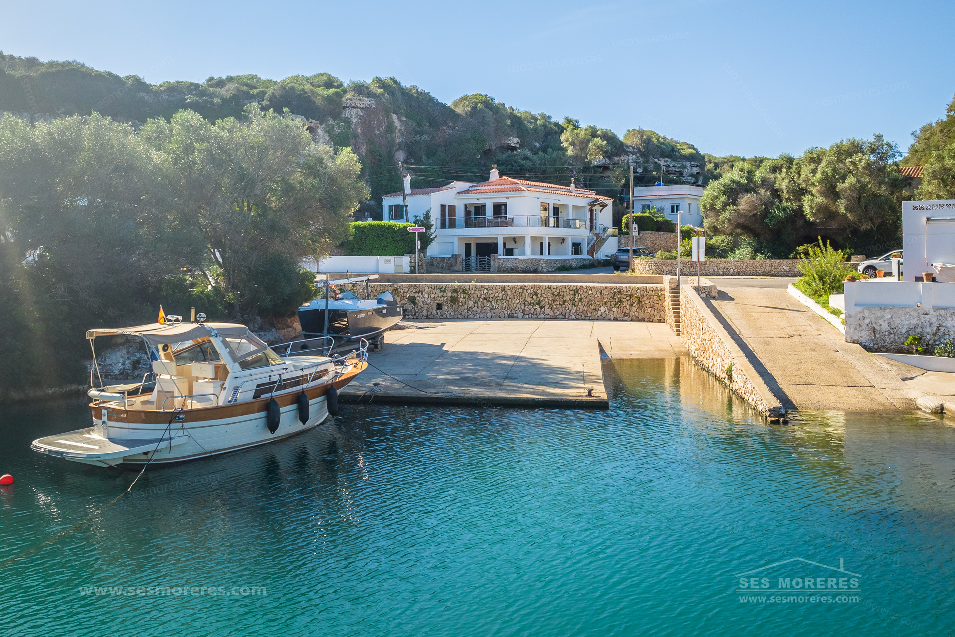 Waterfront house in Cala Sant Esteve