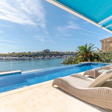 Maisons de luxe dans le port de Mahon