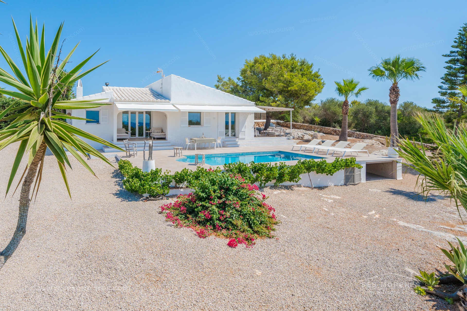 Villa rénovée avec piscine à Binisafúa